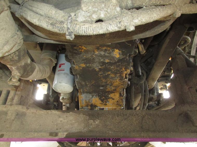 image for item J8978 2003 Peterbilt 379 semi truck