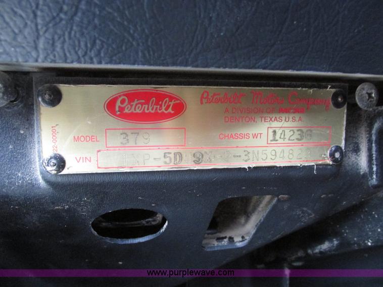 image for item J8978 2003 Peterbilt 379 semi truck