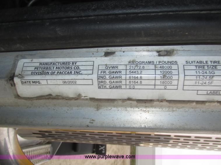 image for item J8978 2003 Peterbilt 379 semi truck