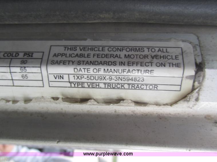 image for item J8978 2003 Peterbilt 379 semi truck