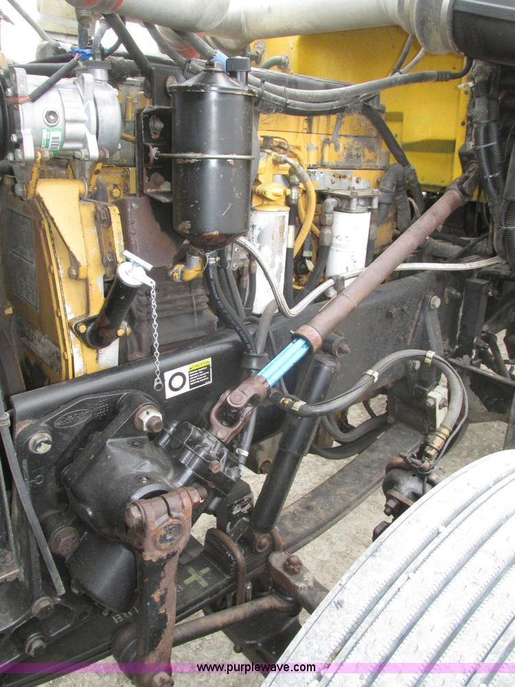 image for item J8979 2002 Peterbilt 379 semi truck