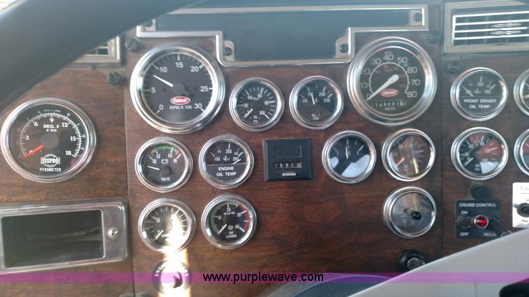 image for item K1235 1996 Peterbilt 379 semi truck