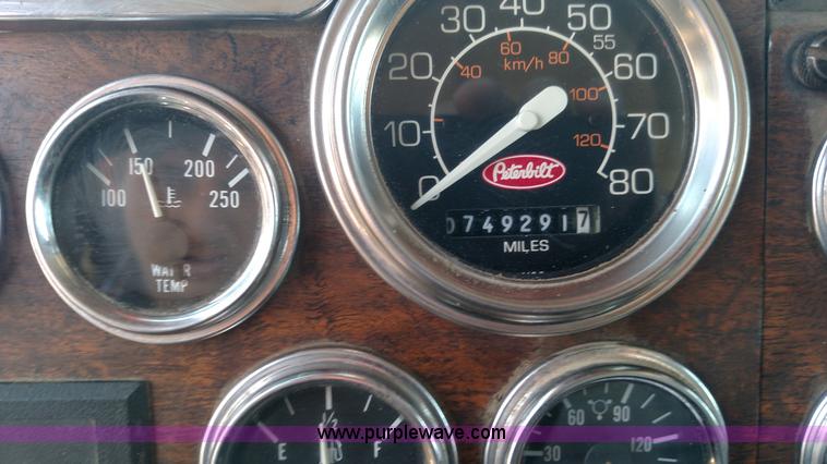 image for item K1235 1996 Peterbilt 379 semi truck