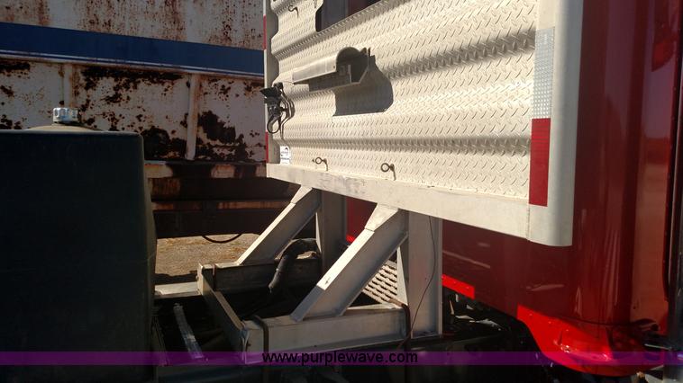 image for item K1235 1996 Peterbilt 379 semi truck