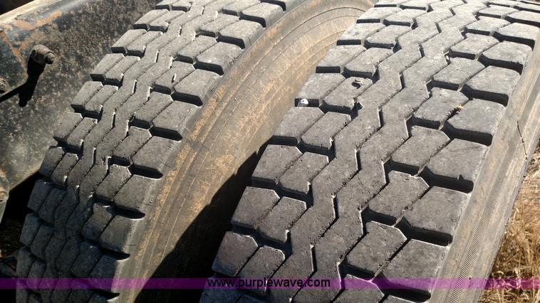 image for item K1235 1996 Peterbilt 379 semi truck