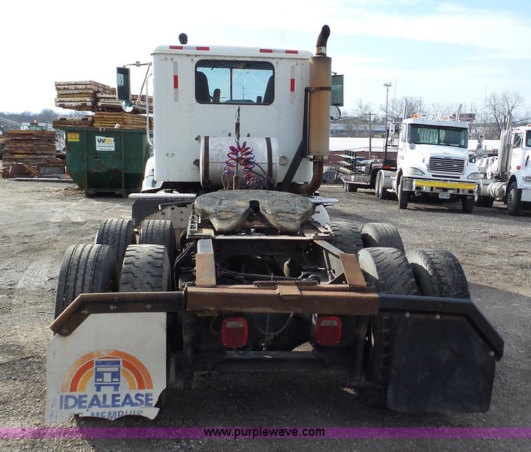 image for item K1287 1995 International 9400 semi truck