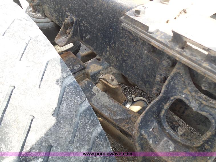 image for item K1287 1995 International 9400 semi truck