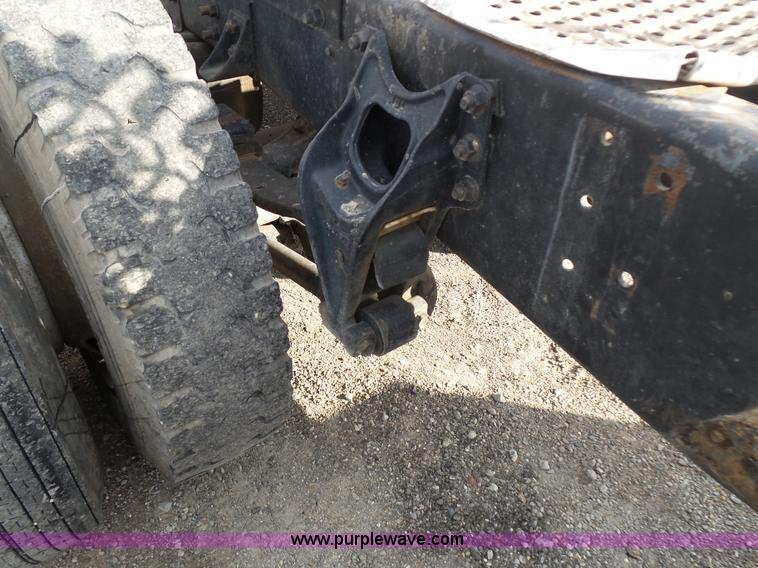 image for item K1287 1995 International 9400 semi truck