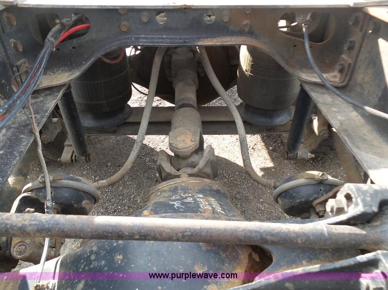 image for item K1287 1995 International 9400 semi truck