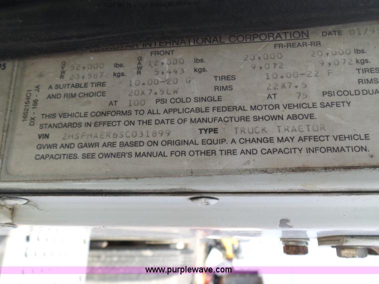 image for item K1287 1995 International 9400 semi truck