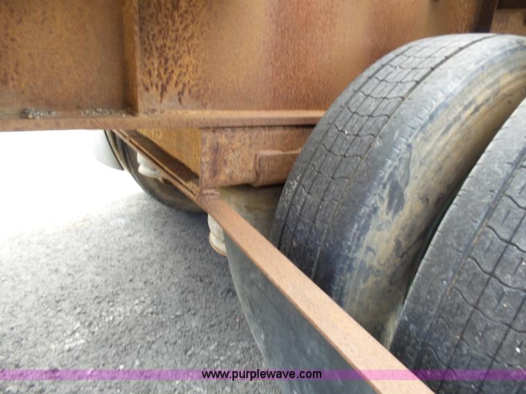 image for item K1288 1988 Fontaine HFTW310048SLA flatbed trailer