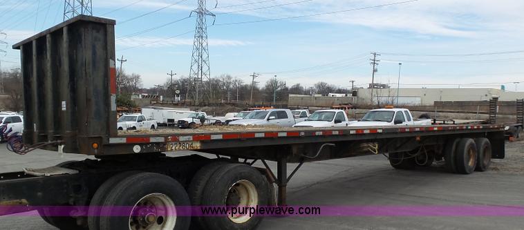 image for item K1289 1987 Wagco flatbed trailer