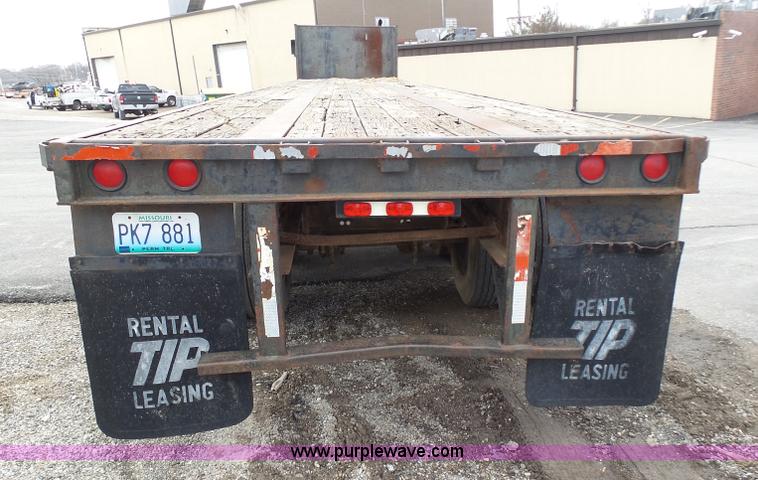 image for item K1289 1987 Wagco flatbed trailer