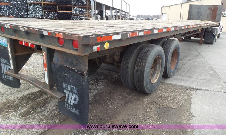 image for item K1289 1987 Wagco flatbed trailer