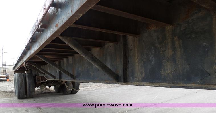 image for item K1289 1987 Wagco flatbed trailer