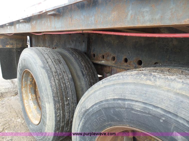 image for item K1289 1987 Wagco flatbed trailer