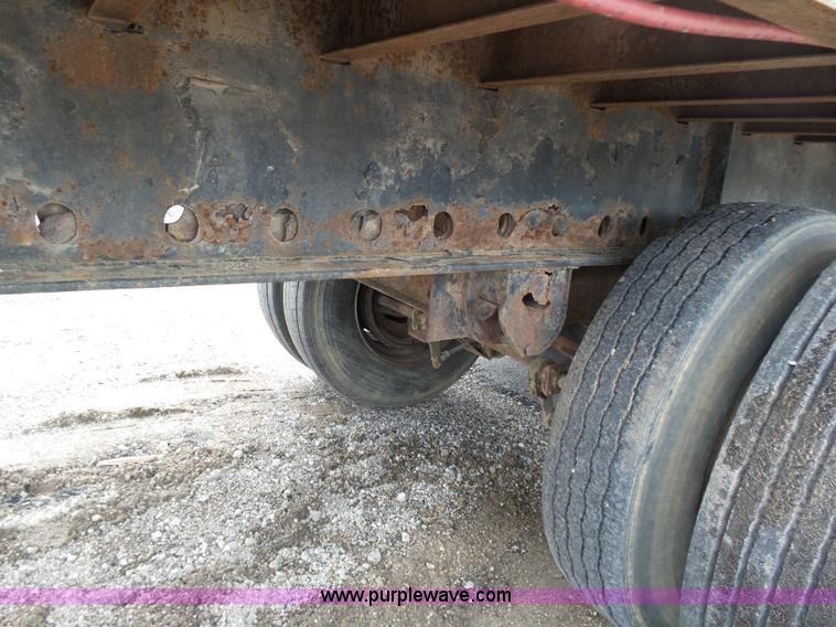 image for item K1289 1987 Wagco flatbed trailer