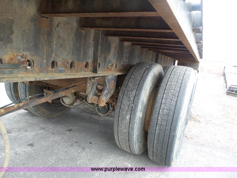 image for item K1289 1987 Wagco flatbed trailer