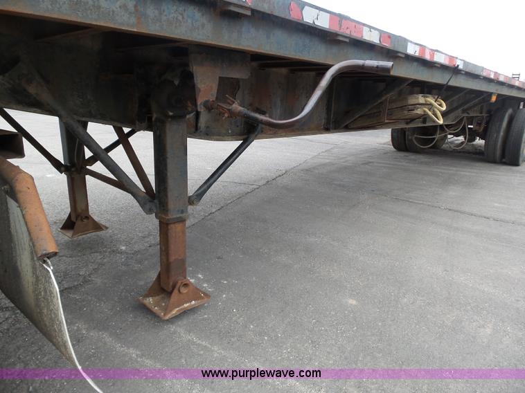 image for item K1289 1987 Wagco flatbed trailer
