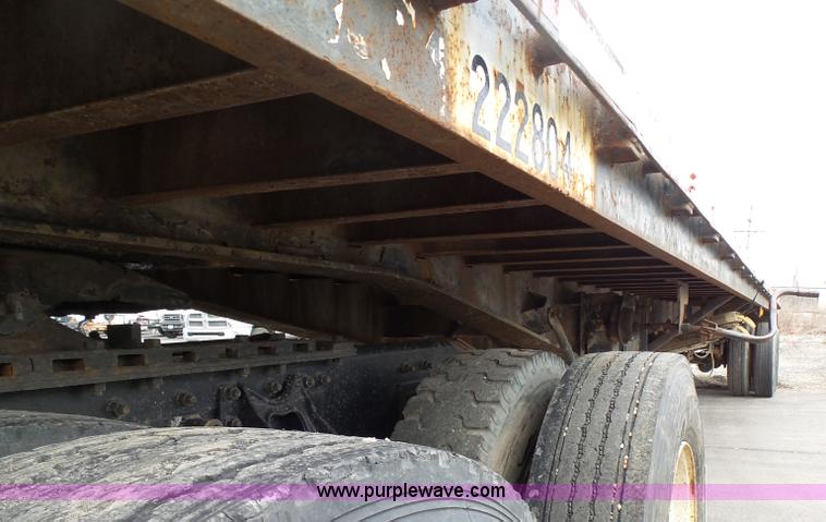 image for item K1289 1987 Wagco flatbed trailer