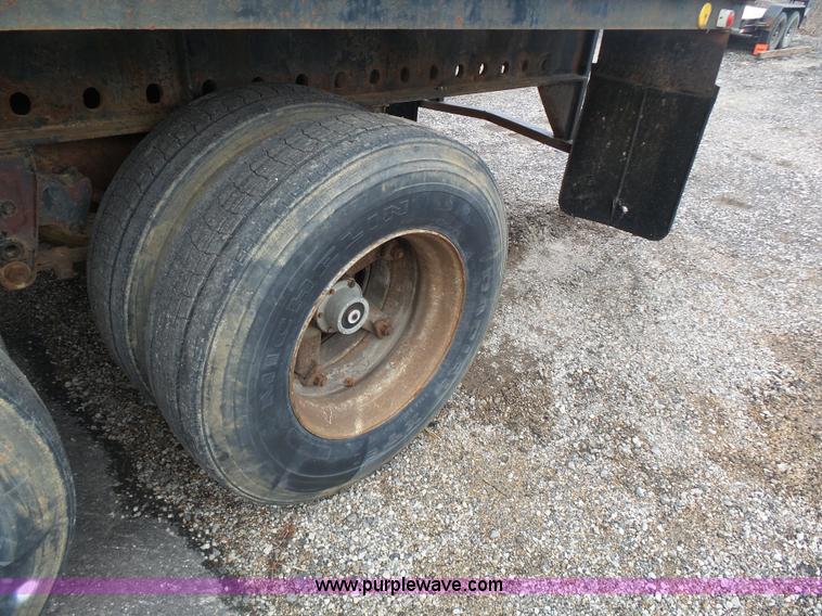 image for item K1289 1987 Wagco flatbed trailer