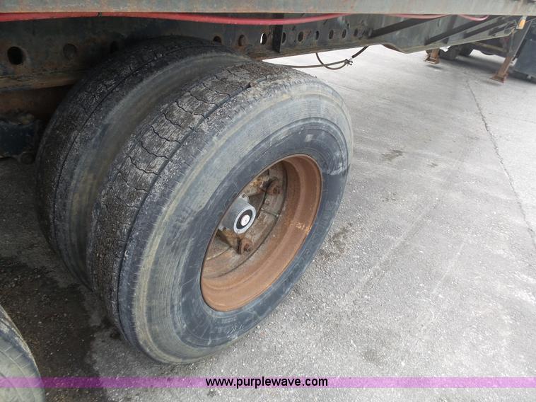 image for item K1289 1987 Wagco flatbed trailer