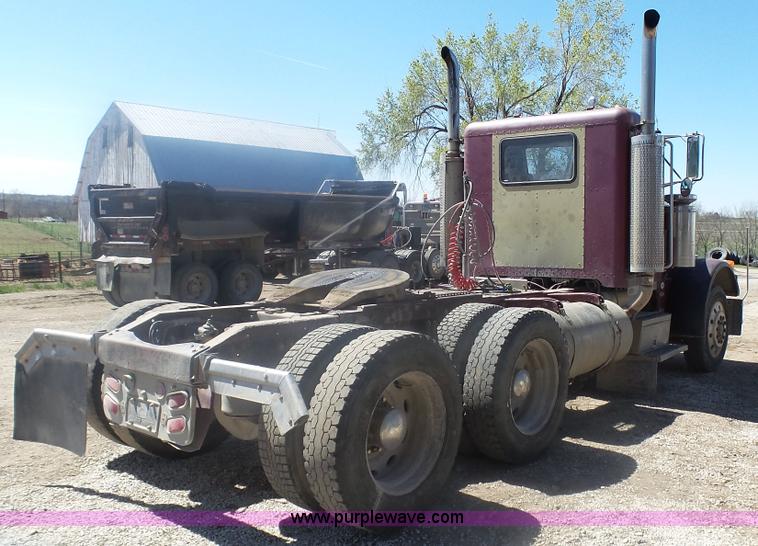 image for item K4248 1991 Peterbilt 379 semi truck