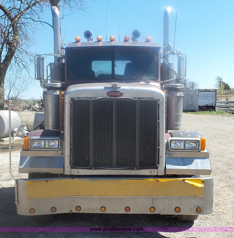 image for item K4248 1991 Peterbilt 379 semi truck