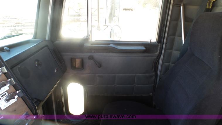 image for item K4248 1991 Peterbilt 379 semi truck