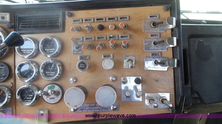 image for item K4248 1991 Peterbilt 379 semi truck