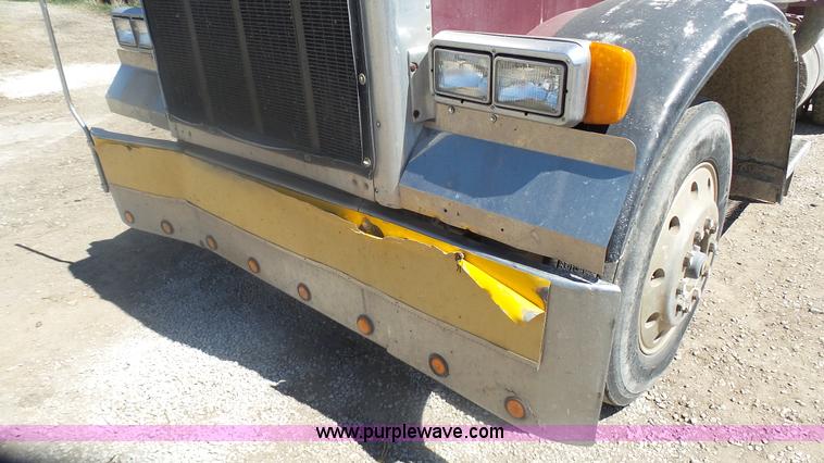 image for item K4248 1991 Peterbilt 379 semi truck