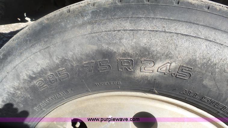 image for item K4248 1991 Peterbilt 379 semi truck