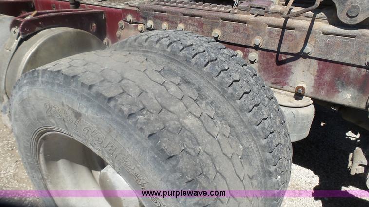 image for item K4248 1991 Peterbilt 379 semi truck