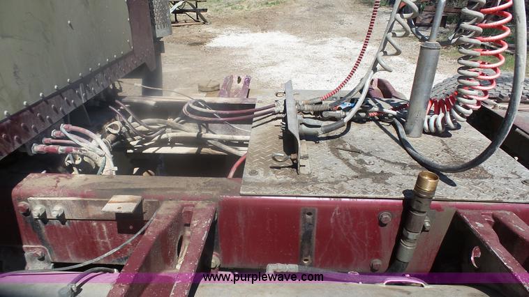 image for item K4248 1991 Peterbilt 379 semi truck