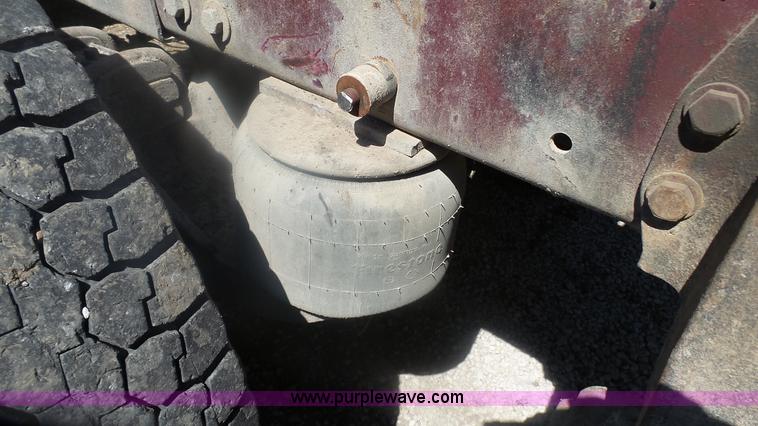 image for item K4248 1991 Peterbilt 379 semi truck