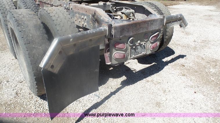 image for item K4248 1991 Peterbilt 379 semi truck