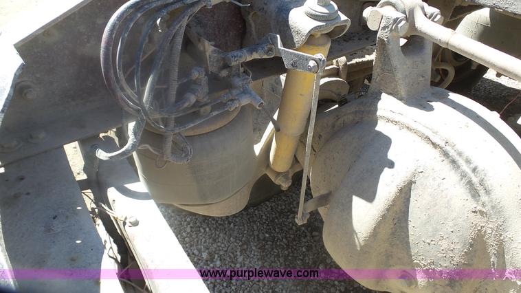 image for item K4248 1991 Peterbilt 379 semi truck