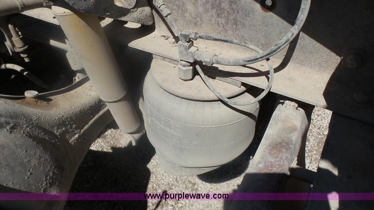 image for item K4248 1991 Peterbilt 379 semi truck