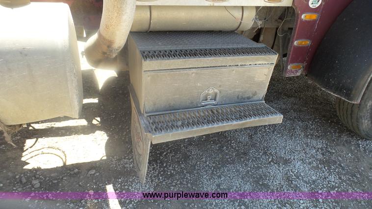 image for item K4248 1991 Peterbilt 379 semi truck