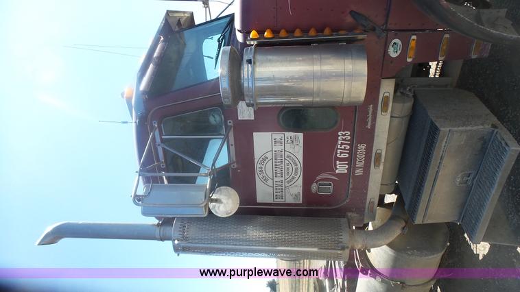 image for item K4248 1991 Peterbilt 379 semi truck