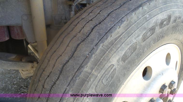 image for item K4248 1991 Peterbilt 379 semi truck