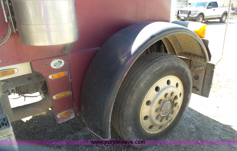 image for item K4248 1991 Peterbilt 379 semi truck