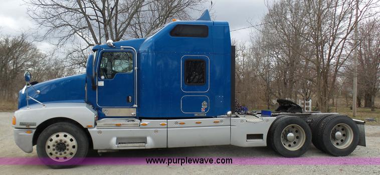 image for item K4275 2007 Kenworth T600 semi truck
