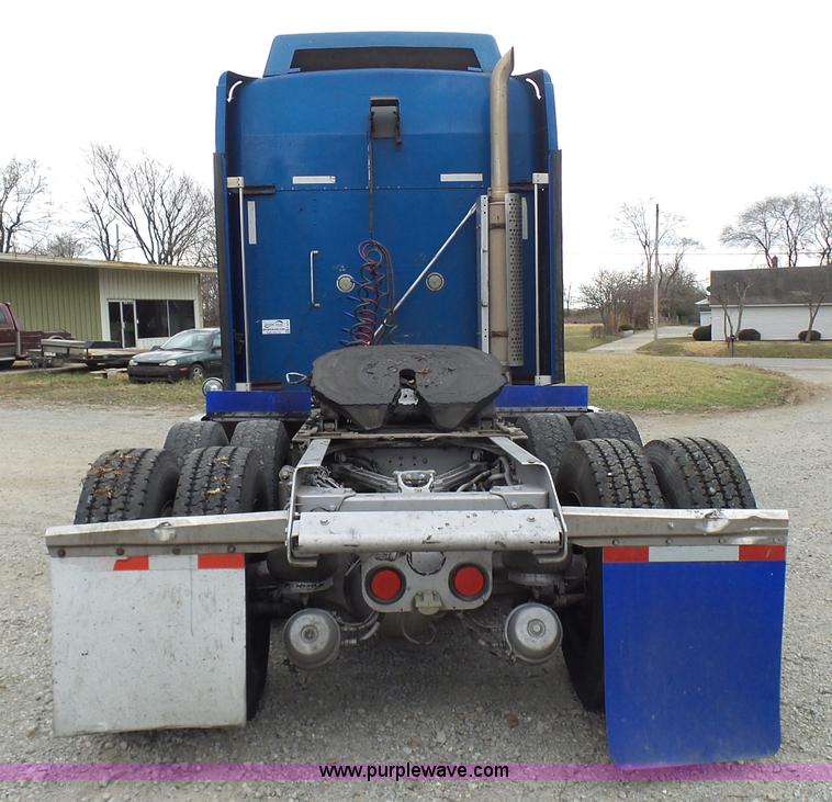 image for item K4275 2007 Kenworth T600 semi truck
