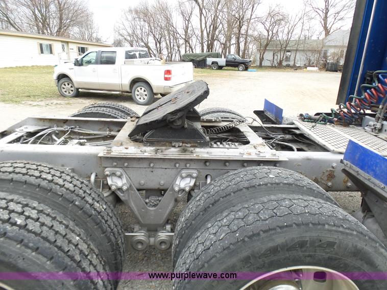 image for item K4275 2007 Kenworth T600 semi truck