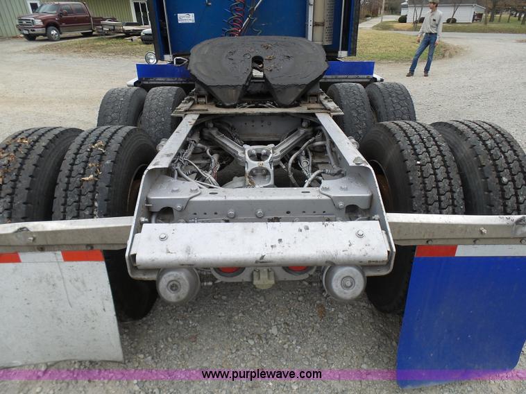 image for item K4275 2007 Kenworth T600 semi truck