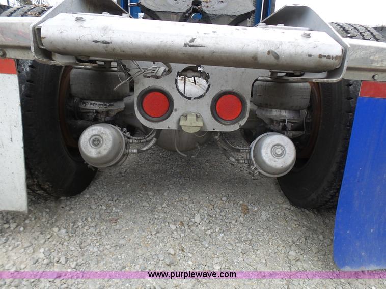 image for item K4275 2007 Kenworth T600 semi truck