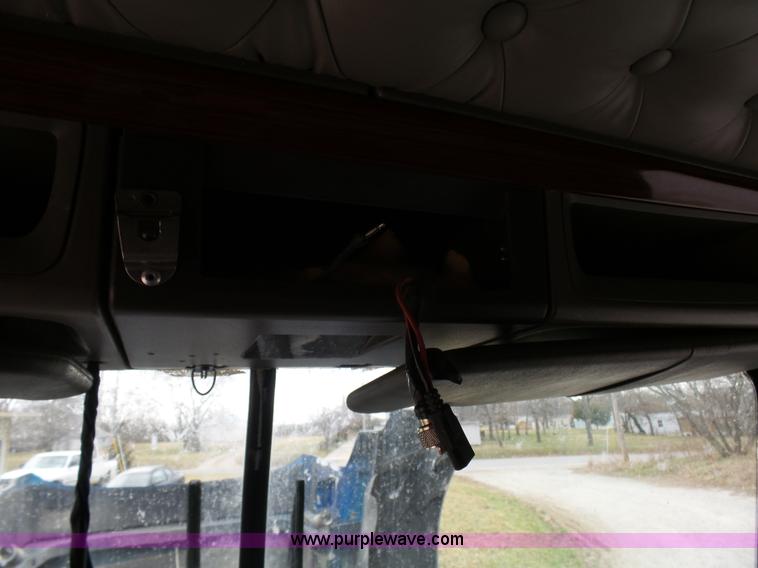 image for item K4275 2007 Kenworth T600 semi truck