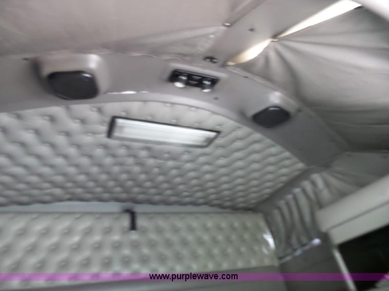 image for item K4275 2007 Kenworth T600 semi truck