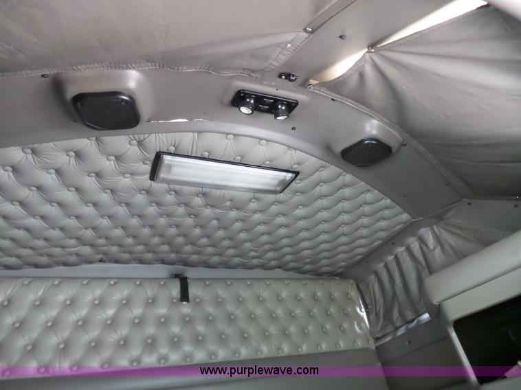 image for item K4275 2007 Kenworth T600 semi truck